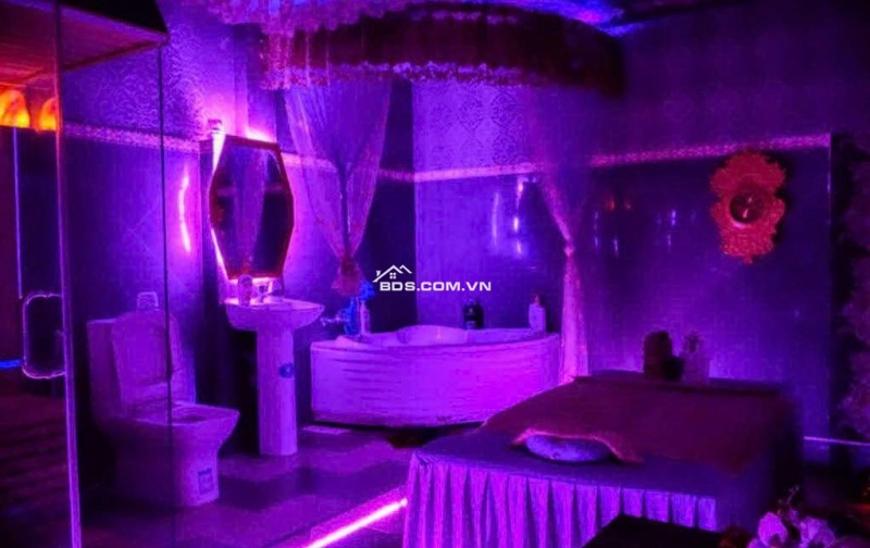 CHO THUÊ NHÀ MTKD SẦM UẤT TRƯỜNG SA, Q. PHÚ NHUẬN DTSD 400M2 CHỈ 70TR/TH. LH:0918045839, 0902584679.